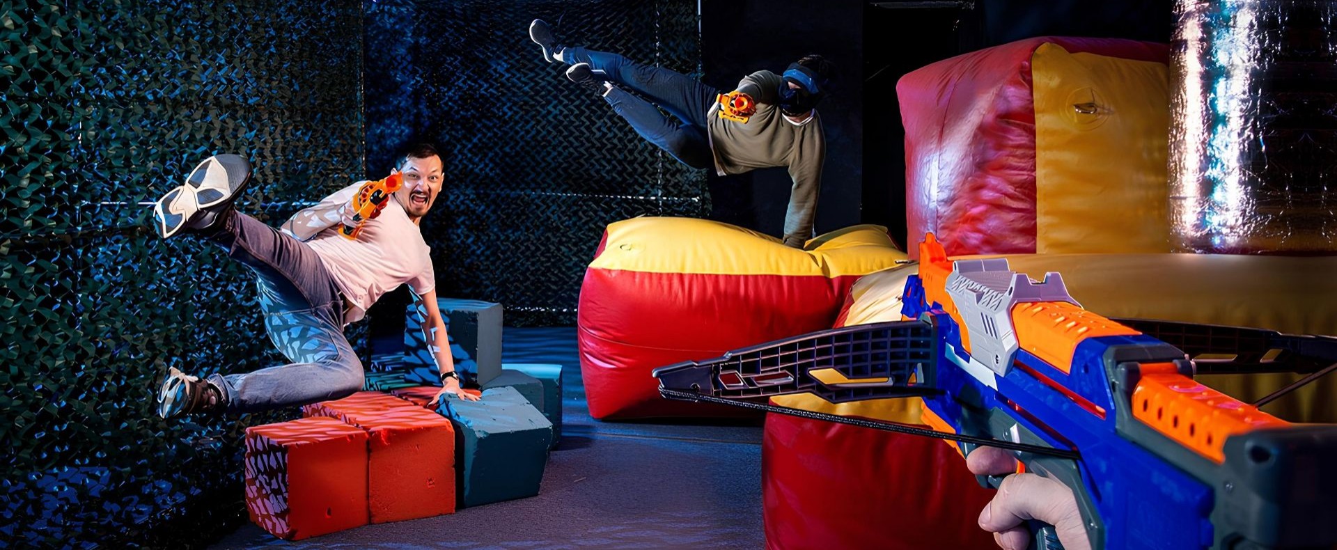 Нерф-батл: Стрельба бластерами